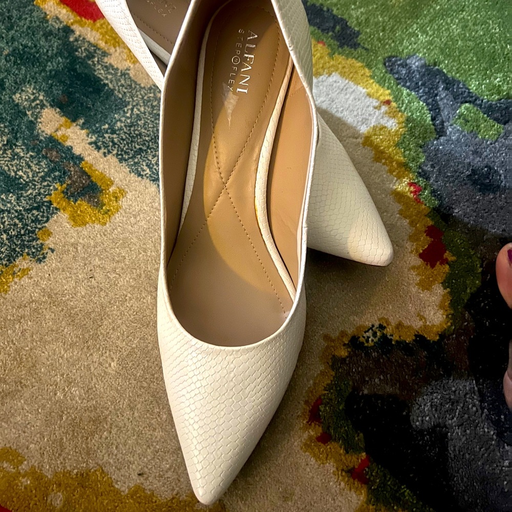 Off-white Alfani heels size 12-medium